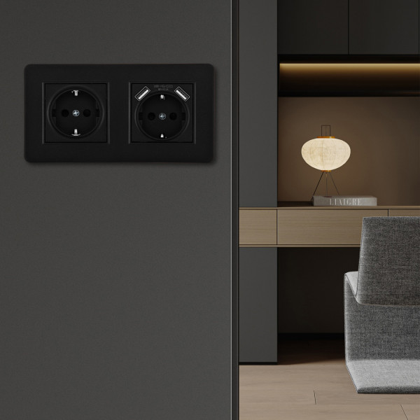 Розетка двойная (двухпостовая) c заземление и шторками + 2USB, черная, в комплекте с рамкой, SET16-2-47-1-40-1 black